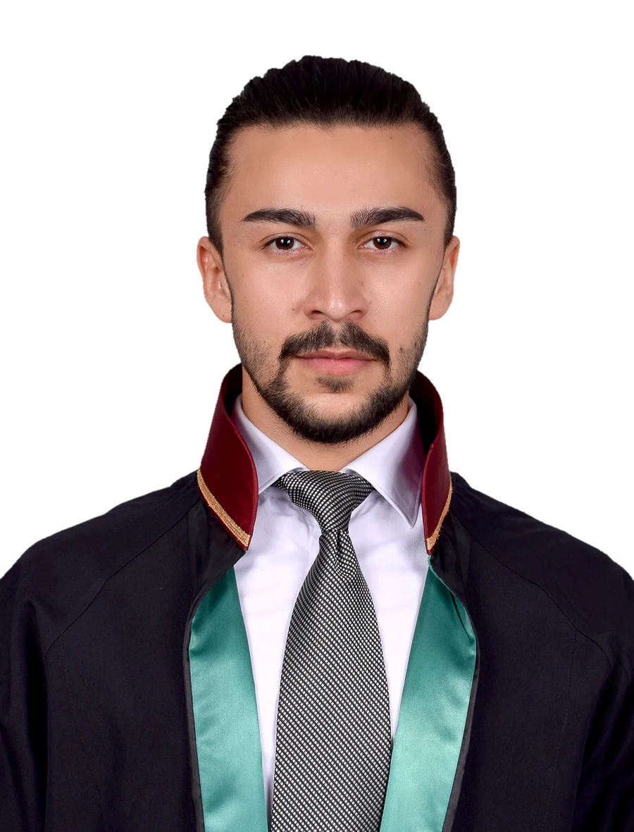 Av. Mustafa ASİLTÜRK, avukat cübbesiyle